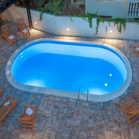 Spacious In Sveti Petar Na Moru With Pool Villa *