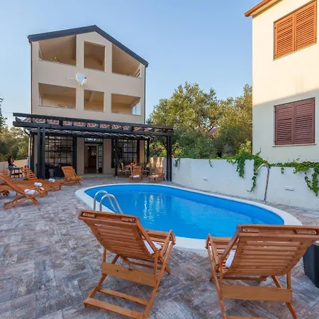 Spacious In Sveti Petar Na Moru With Pool Villa *