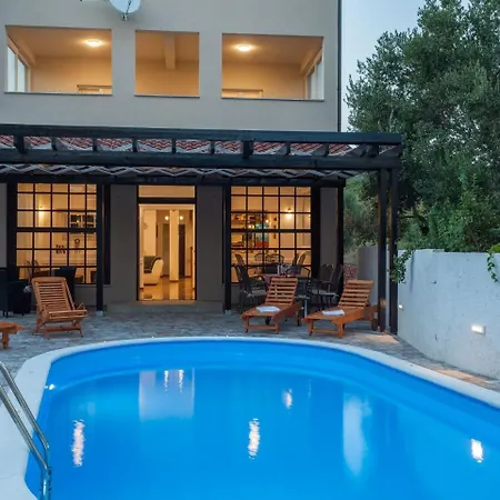 Villa Spacious In Sveti Petar Na Moru With Pool *