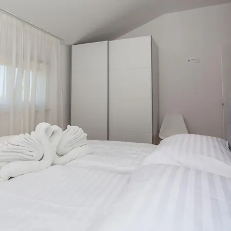 Spacious In Sveti Petar Na Moru With Pool *